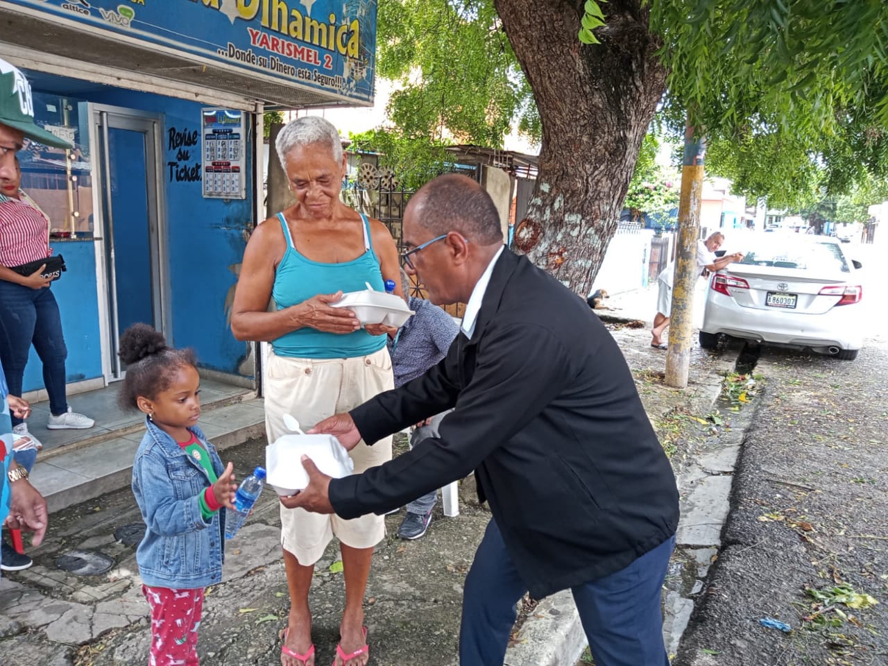 "Regidor Abel Elias Matos Llama a la Prevención y Anuncia Asistencia a los Afectados del Disturbio Climático"