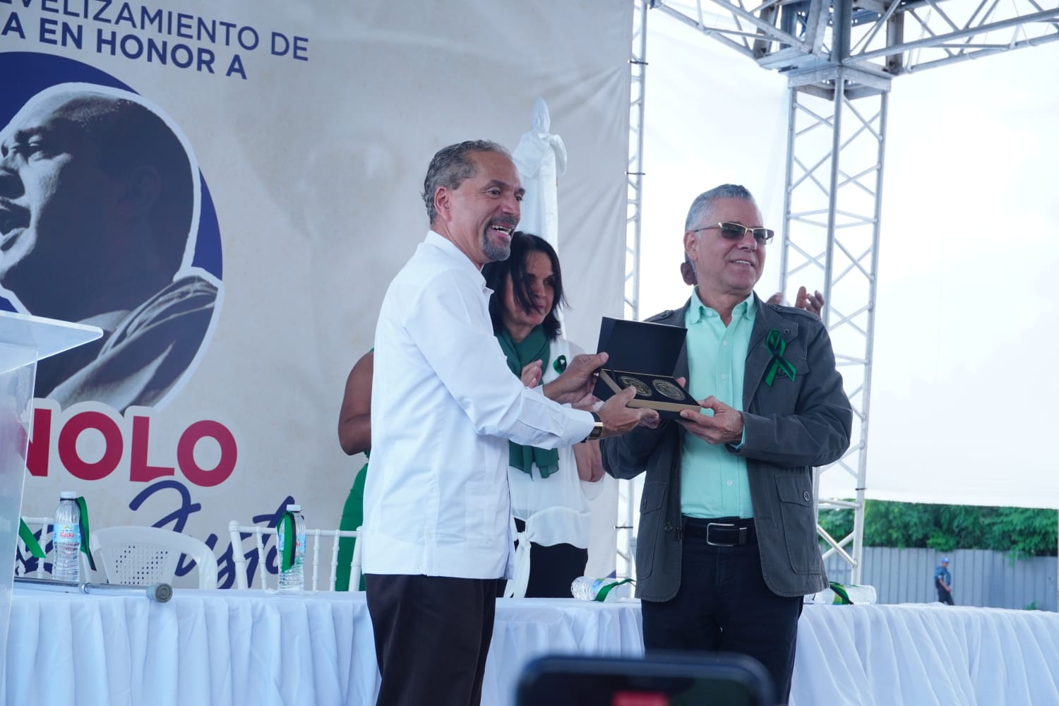 Efemérides Patrias reconoce al alcalde Manuel Jiménez por promover la historia y el patriotismo