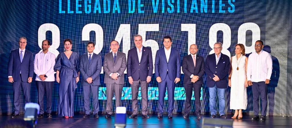 Llegan al país 8,245,189 turistas en últimos 10 meses