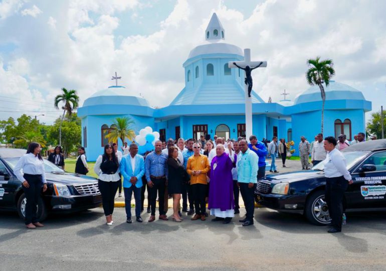 Alcalde Manuel Jiménez pone a disposición carros fúnebres para residentes de SDE