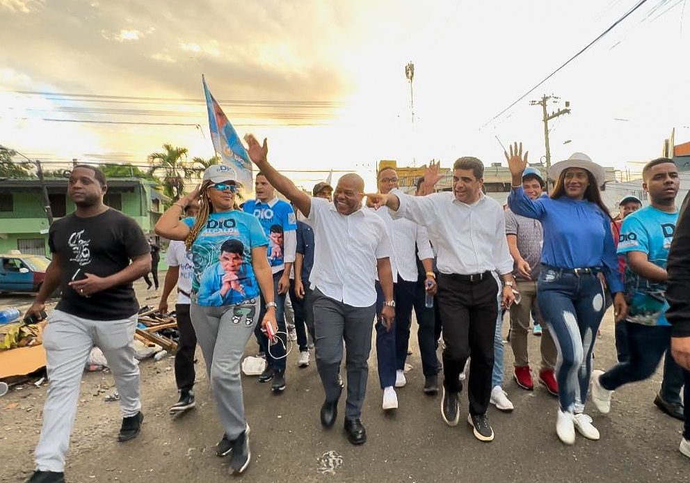 Dío Astacio asegura PRM está unido y listo para ganar municipales; visita diferentes barrios de SDE
