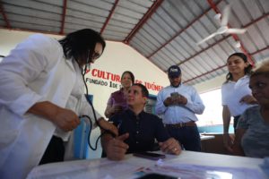 Víctor Fadul encabeza operativos médicos en Santiago