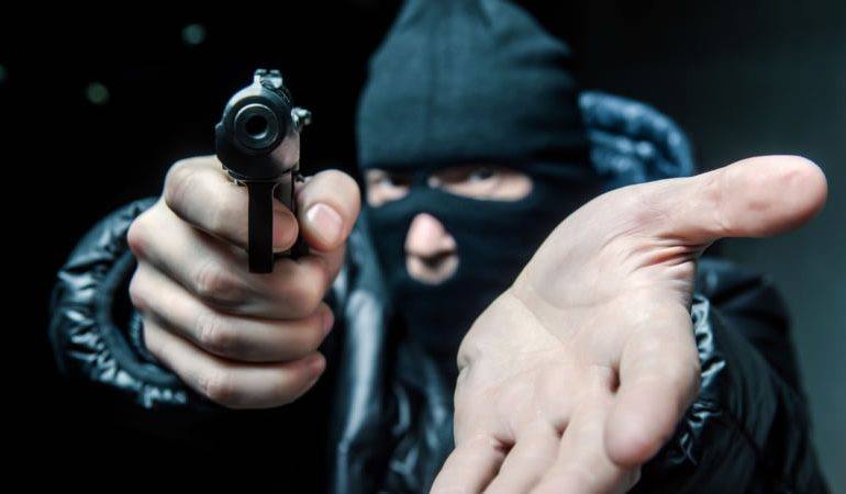 Desconocidos entran a vivienda, se llevan jeepeta, joyas y otras pertenencias