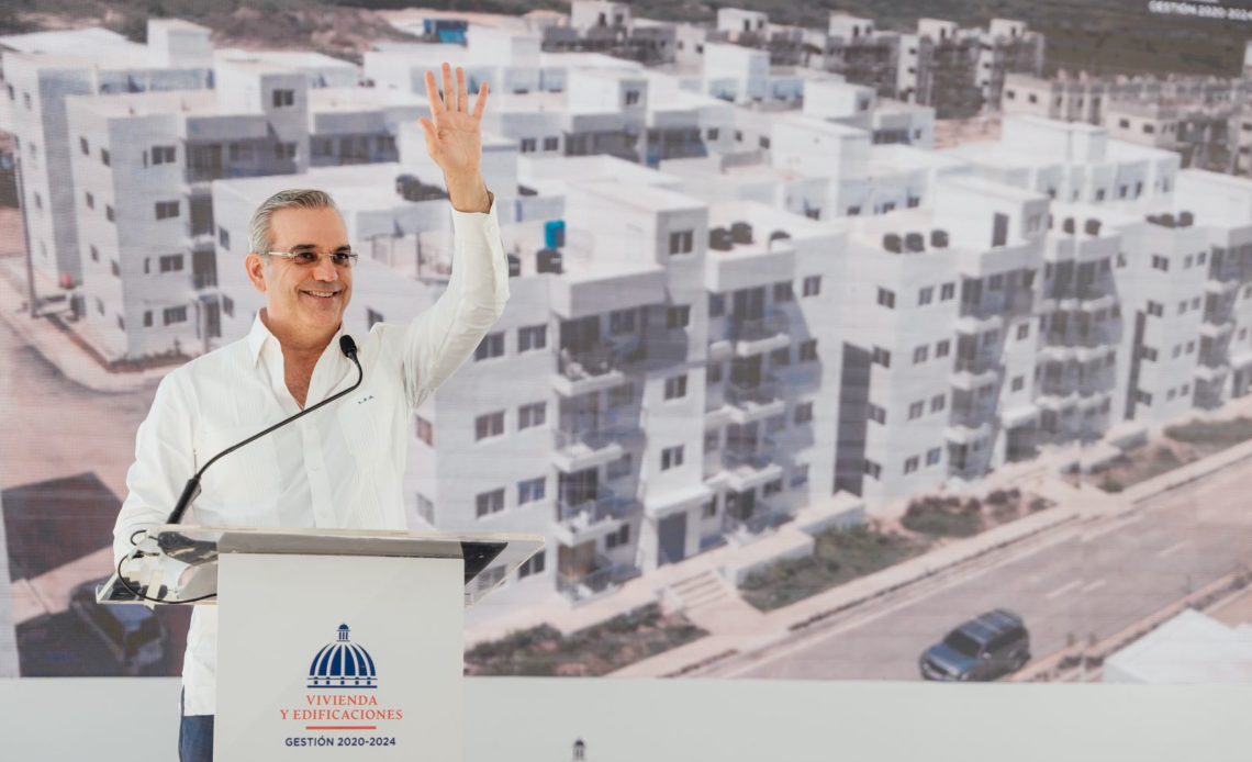 Abinader entregan más de 400 nuevos apartamentos del Plan Mi Vivienda en Santiago