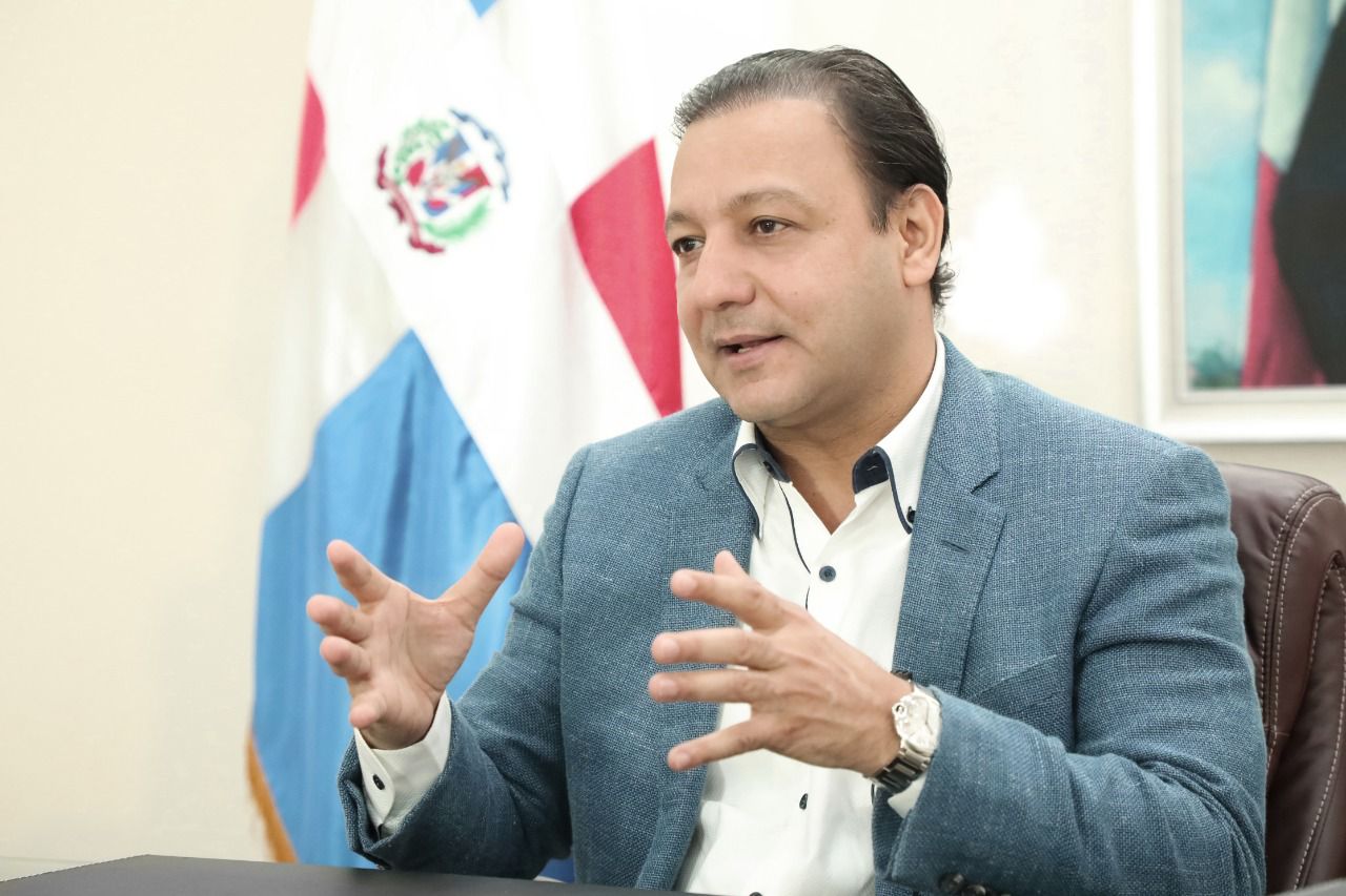Abel: Gobierno ya escogió a Napoleón Estévez como presidente TC, un perremeísta disfrazado