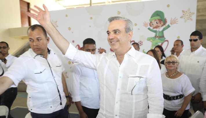 Abinader inaugura Liceo jornada extendida de 27 aulas que beneficiará más de mil estudiantes