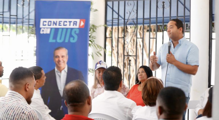 Benny Metz realiza encuentro del movimiento Conecta Con Luis