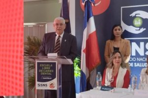 Programa bucal del SNS entrega más de 600 niños libres de caries en Santo Domingo Este