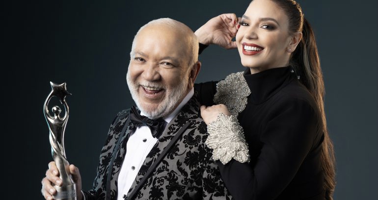 Jochy Santos y Hony Estrella presentarán los Premios Soberano 2024