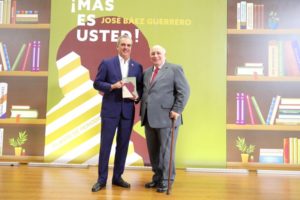 Báez Guerrero presenta "¡Más es usted!”; Sus memorias de 45 años de periodismo