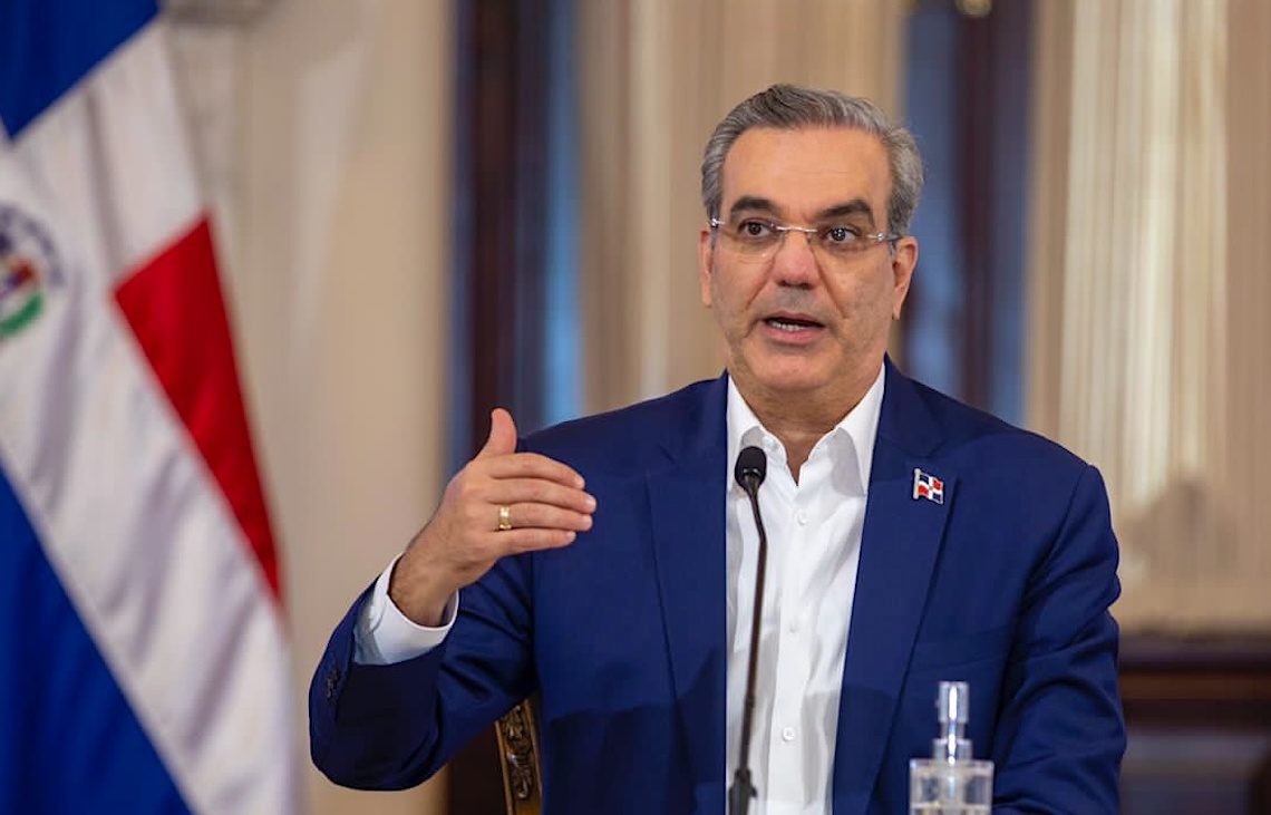 Presidente Luis Abinader promulga decreto que regula publicidad oficial en contexto electoral