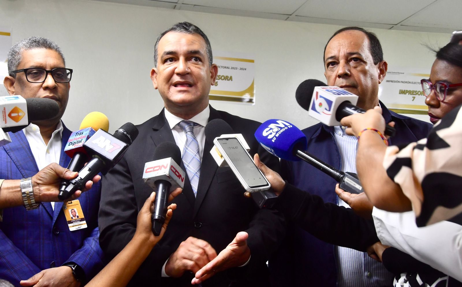JCE inicia impresiones de padrones electorales para las elecciones municipales de febrero