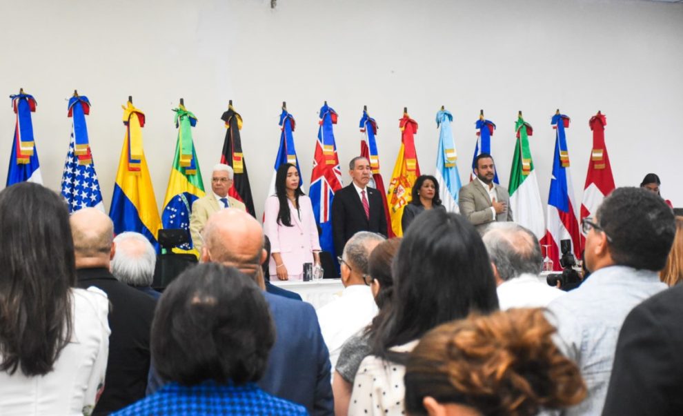 MESCYT abre convocatoria de becas internacionales en 59 universidades del mundo