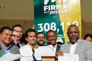 Domingo Contreras deposita anteproyecto de drenaje para solucionar inundaciones en el DN