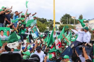 Leonel recorre municipios de la región Este en apoyo a candidatos de la FP y aliados