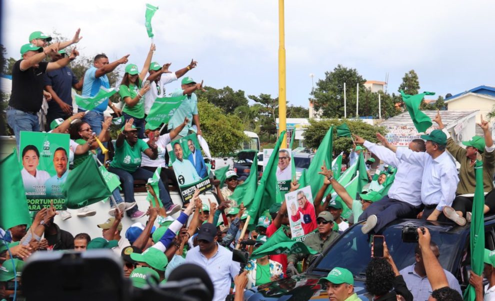 Leonel recorre municipios de la región Este en apoyo a candidatos de la FP y aliados