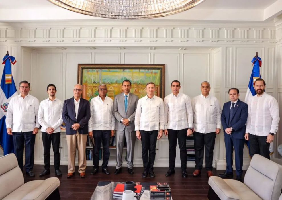 “Plana mayor” de la cancillería recibió a “Guido Gómez Mazara”