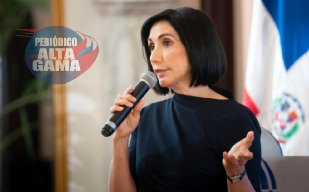 "La primera dama reacciona ante críticas por cambios en el CAID: '¿Creen que yo manejo el país?'"