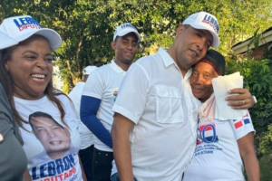 "Evinson Lebron, Candidato a Diputado, Estrecha Vínculos con la Comunidad de Villa Liberación en Santo Domingo Este"