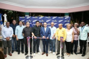 EDEEste inaugura iluminación del parque Invivienda en Santo Domingo Este