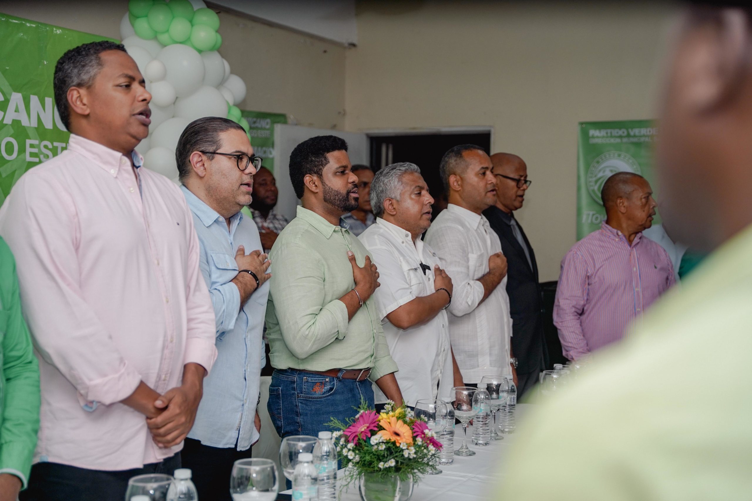 Bolivar Valera (El boli) Abelardo Rutinel y Jeyson García Castillo Son proclamados como los candidatos a diputados del partido verde dominicano en Santo Domingo Este.