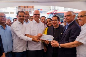 Ministro Igor Rodríguez entrega RD 45 millones a instituciones de Valverde, Santiago Rodríguez y Pedernales