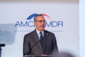 Abinader proyecta economía de República Dominicana podría duplicarse en 12 años
