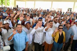 PRM juramenta diputado Lupe Núñez y a su equipo político