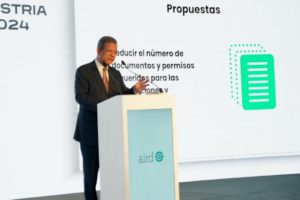 Leonel presenta en la AIRD propuestas para desarrollar el sector industrial de RD