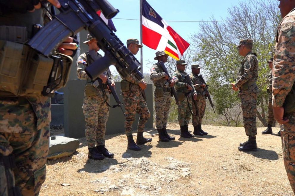 Comandante del Ejército supervisa labores de vigilancia y control en frontera sur y noroeste con Haití