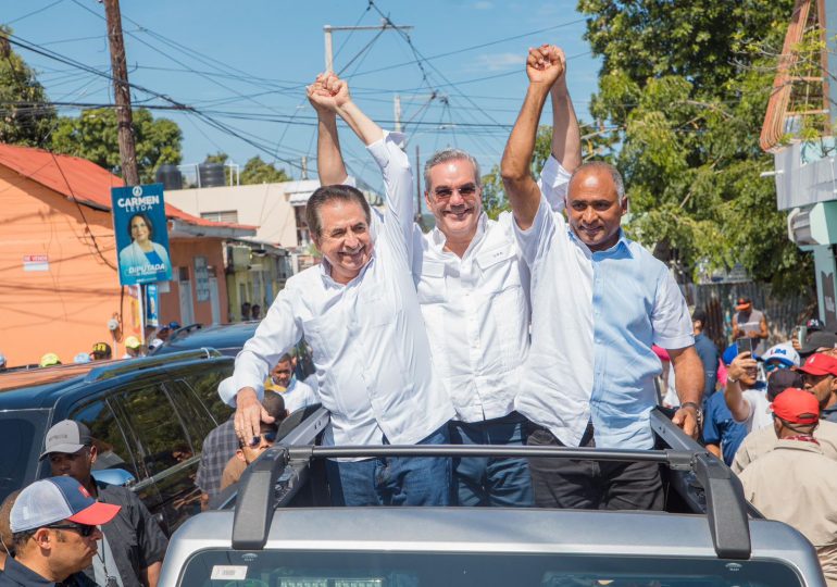 Luis Abinader consolida liderazgo para ganar con números históricos