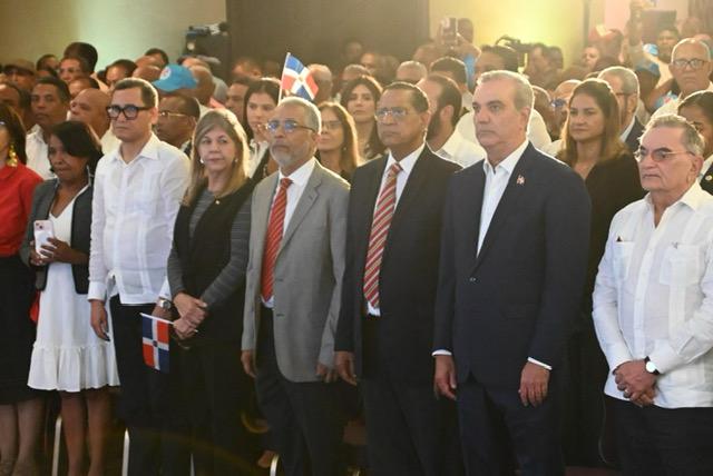 Abinader resalta coincidencia de su gobierno con los de Balaguer en defensa de RD