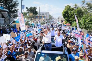 Abinader cierra la primera de tres caravana del cierre de campaña en Monte Plata