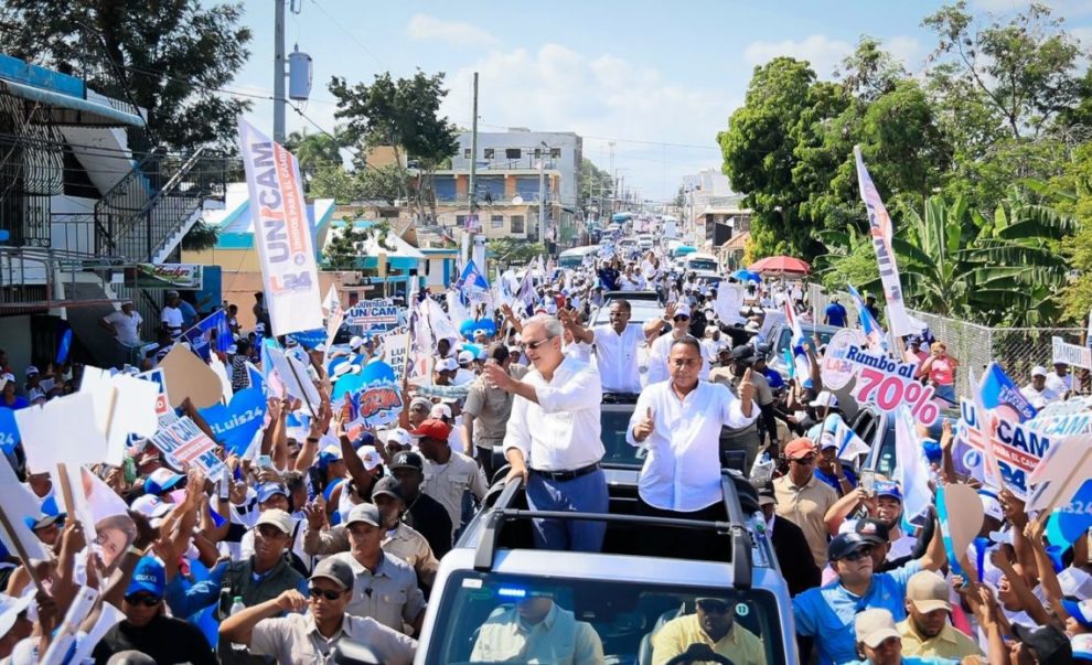 Abinader cierra la primera de tres caravana del cierre de campaña en Monte Plata