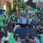 Leonel Fernández cierra campaña con una caravana en Santo Domingo Este