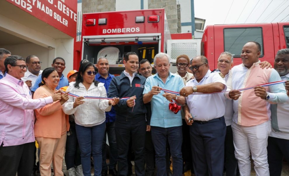 911 refuerza capacidad operativa del Cuerpo de Bomberos de SDO
