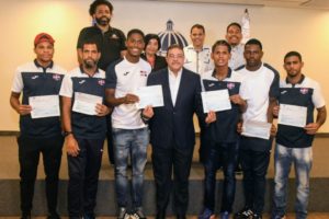 Miderec entrega incentivos a medallistas de Juegos Sudamericanos para Sordos