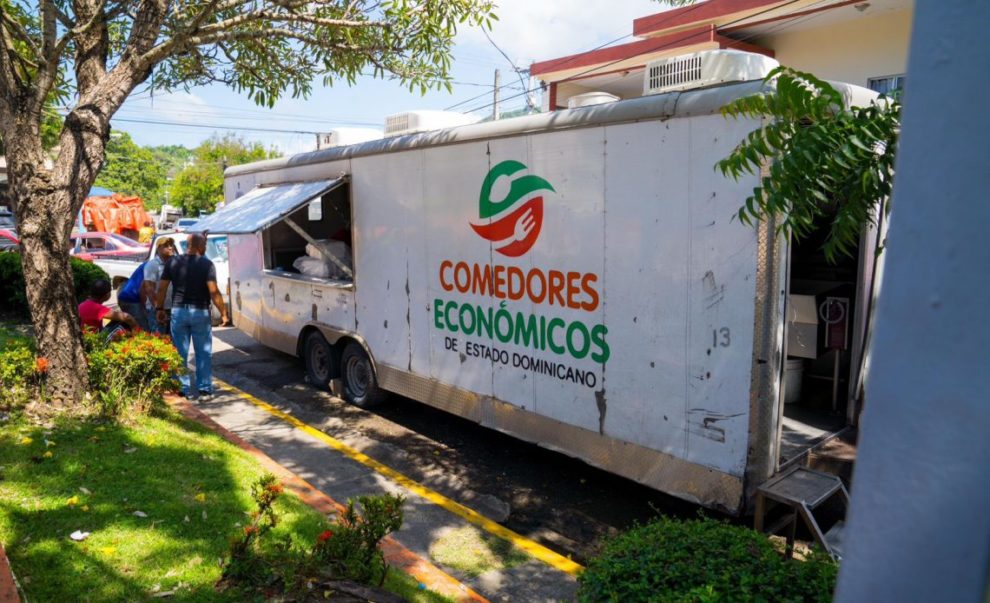 Gobierno lleva ayudas a familias afectadas por las lluvias en Nagua, Las Galeras, Veragua e Imbert