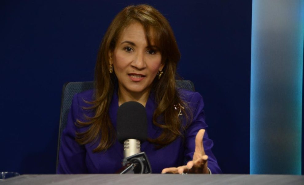 Zoraima se compromete a ofrecer condiciones para que periodistas sigan siendo “guardianes de la democracia”