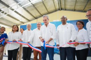 Luis Abinader inaugura Liceo Experimental de la UASD en Guerra