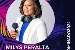 Locutora Milys Peralta es nominada a Premios La Flor 2024