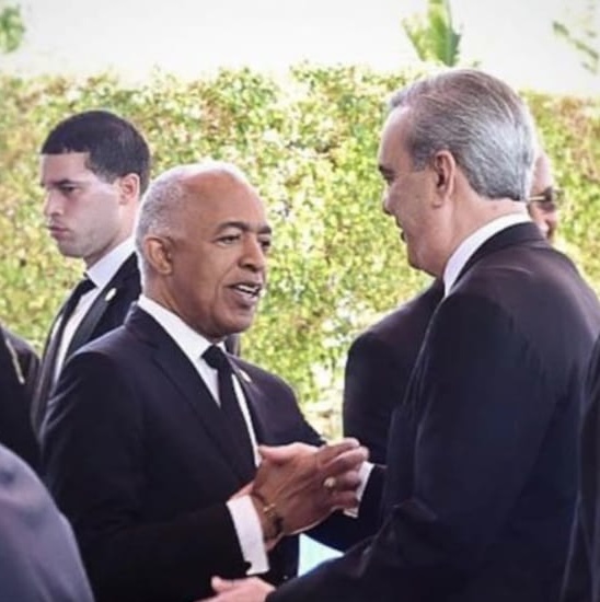 Luis Abinader entregará hoy títulos en SDE; Bertico Santana agradece al presidente políticas públicas en favor de familias del municipio