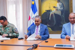 Firman convenio para mejorar seguridad de la infraestructura vial a través de las cámaras del 9-1-1