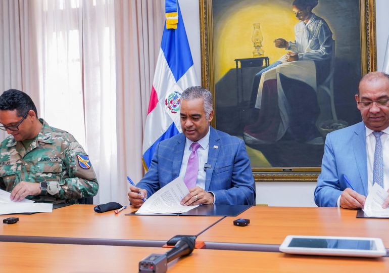 Firman convenio para mejorar seguridad de la infraestructura vial a través de las cámaras del 9-1-1
