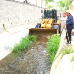 Ayuntamiento de Dajabón realiza operativo de limpieza al canal de Malariologia tras paso de Beryl