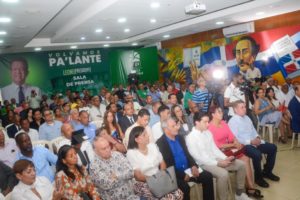 Fuerza del Pueblo realiza panel “Los peligros de la reforma constitucional”