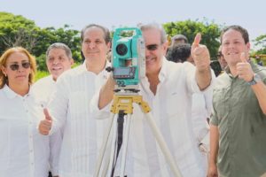 Abinader y Bonilla inician construcción de Hospital Traumatológico de San Cristóbal