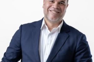 Candidato del PRM George Richardson arrasa en elecciones del CODIA