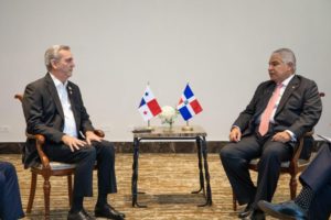 Presidente Abinader se reúne con nuevo presidente panameño, José Raúl Mulino Quintero