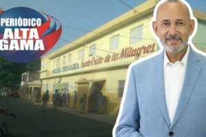 "Madres desesperadas hacen un llamado al director de INABIE, por el atraso en la entrega de los útiles escolares, en la Escuela Primaria Santo Cristo de los Milagros, en SDE."